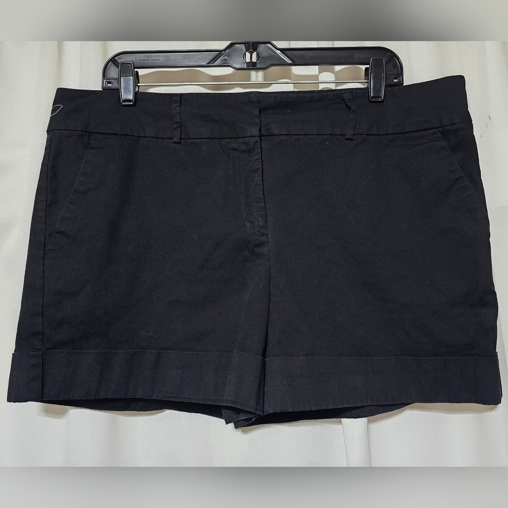 Women’s 7th Avenue Design Studio New York & Company   4” Back  Shorts Sz 18